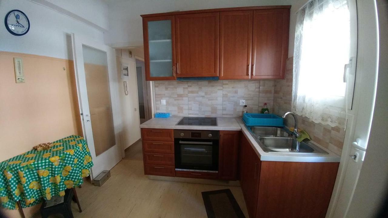 Apartment Proteus